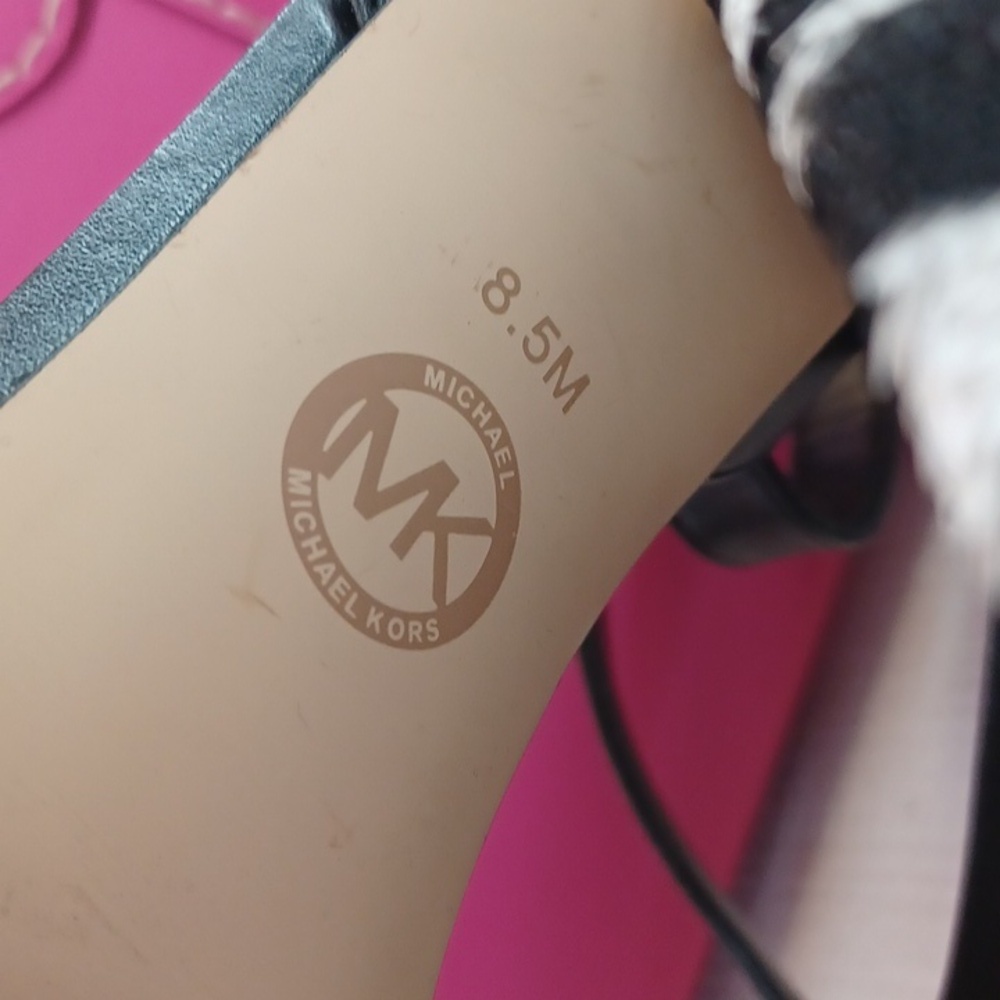 Michael Kors Ashton Zebra Platform Heel NWOB - Picture 10 of 11